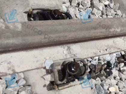Lubricated Rail Bolt and Clip